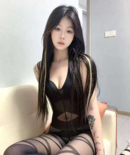 00后黑丝风骚小不点
