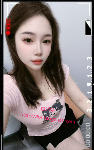 夹人的大胸美女