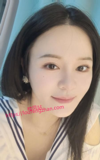 美乳兼职美女