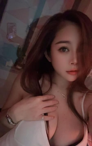 大波粉嫩小美女