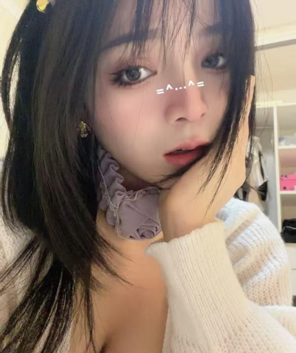 性感乳胶小萝莉
