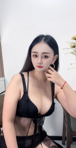 上城大胸妹子小七